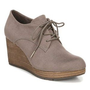 Like new Dr. Scholls Taupe Gray Booties